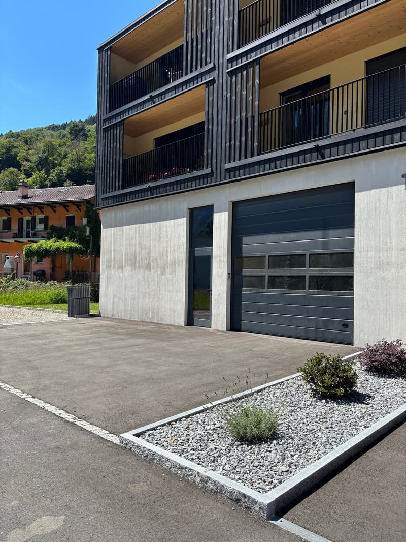 Commercial space with storage in Cama - Unique opportunity (2)