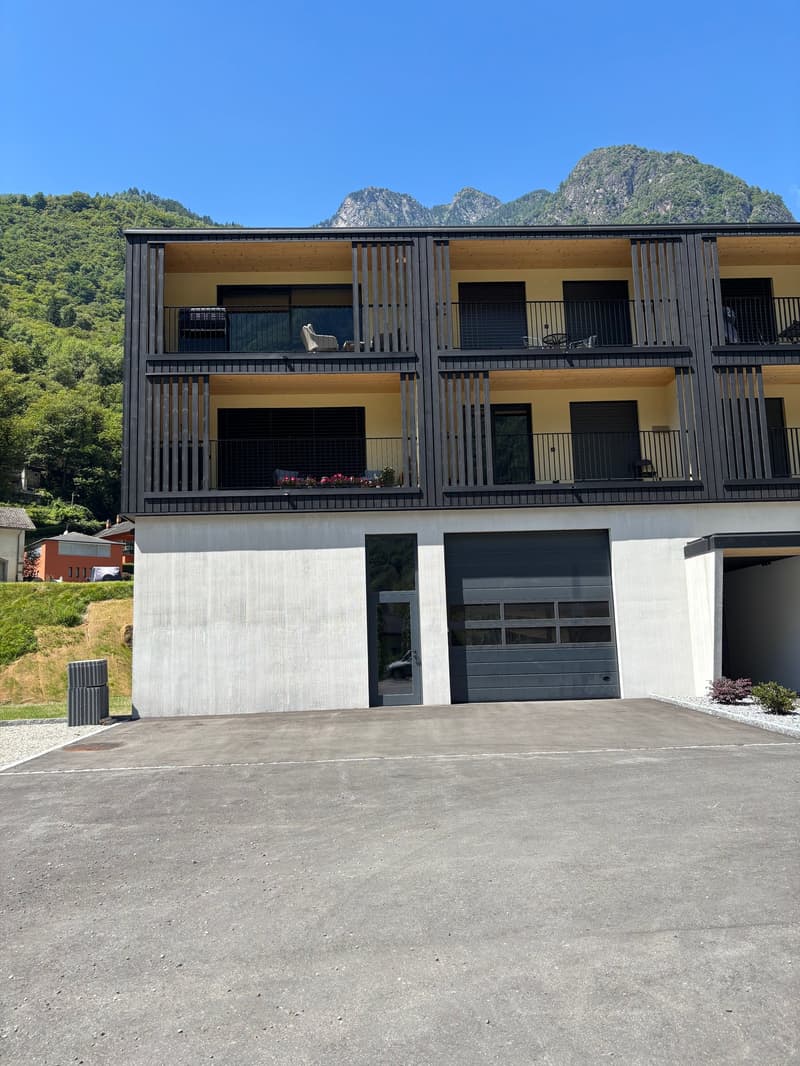 Commercial space with storage in Cama - Unique opportunity (1)