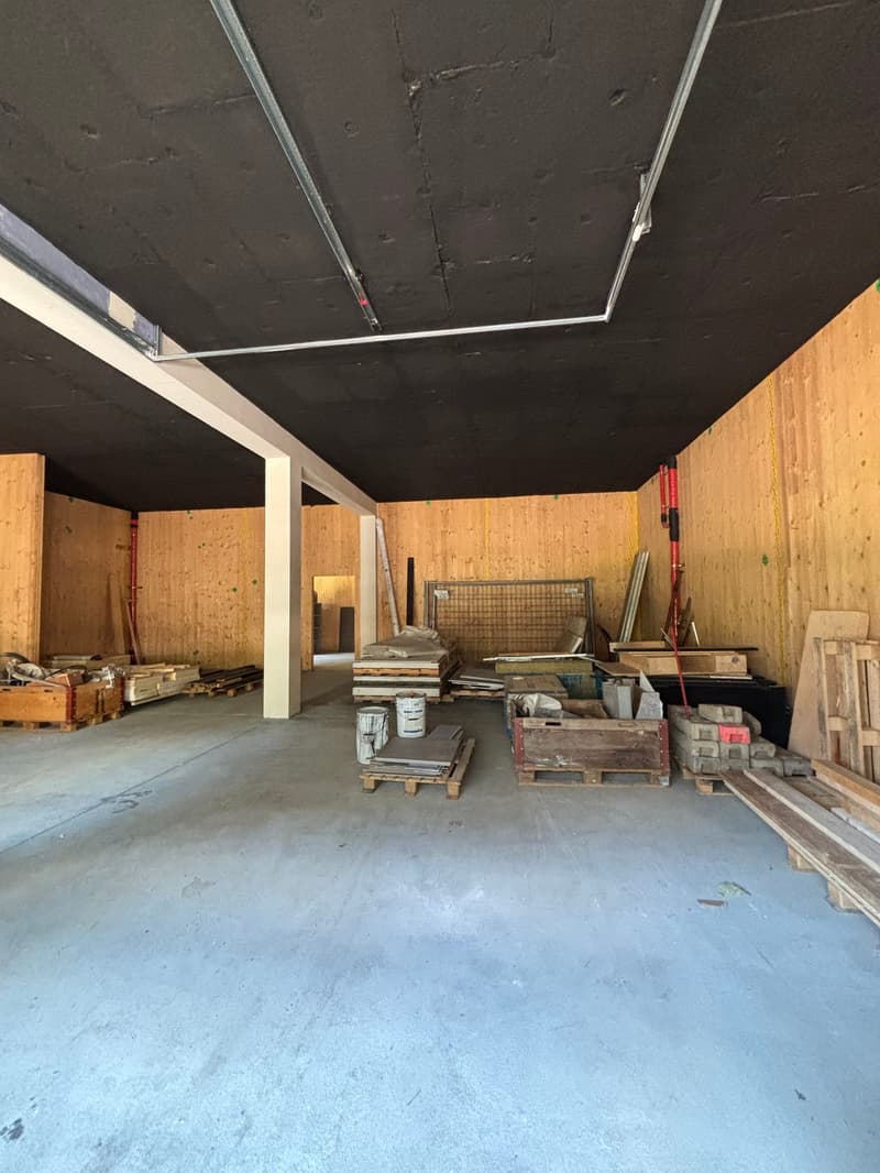 Commercial space with storage in Cama - Unique opportunity (4)