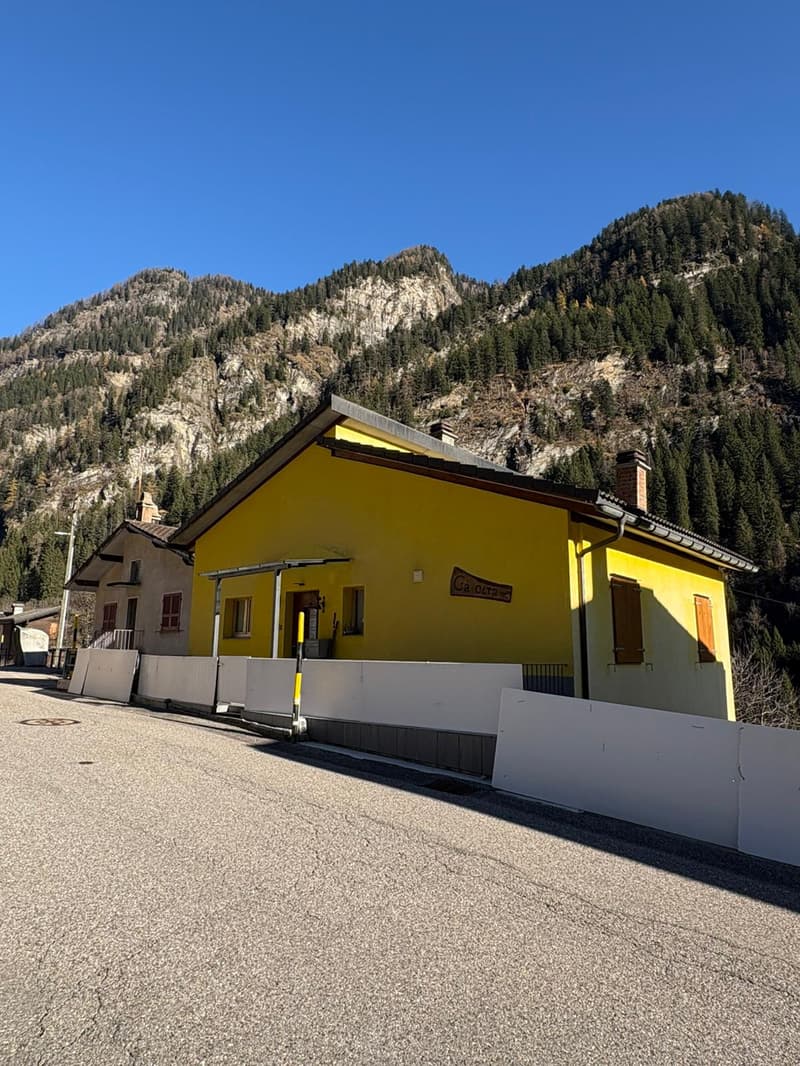 Maison indépendante dans la vallée ensoleillée de Calanca, à Santa Domenica GR (37)