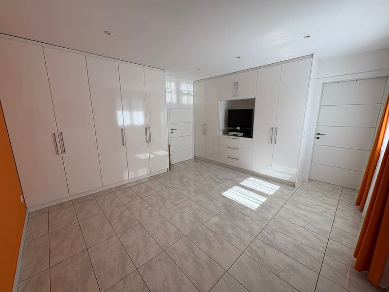 Eleganza e tranquillità: 5.5 locali a Grono con vista sulla campagna! (6)