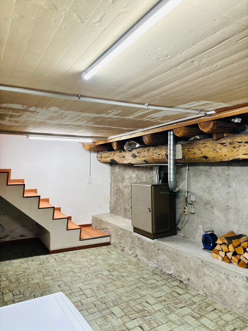 Rustic stone house with fireplace and pizza oven – ideal also as a holiday home (13)