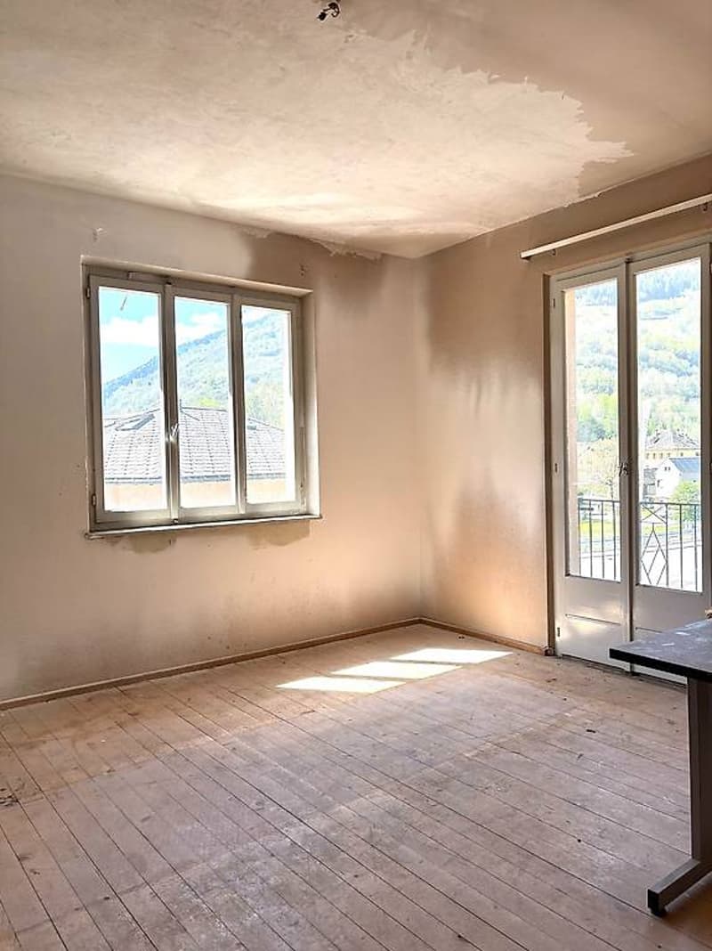 Nouveau prix! Immeuble avec revenus et potentiel de développement! (11)