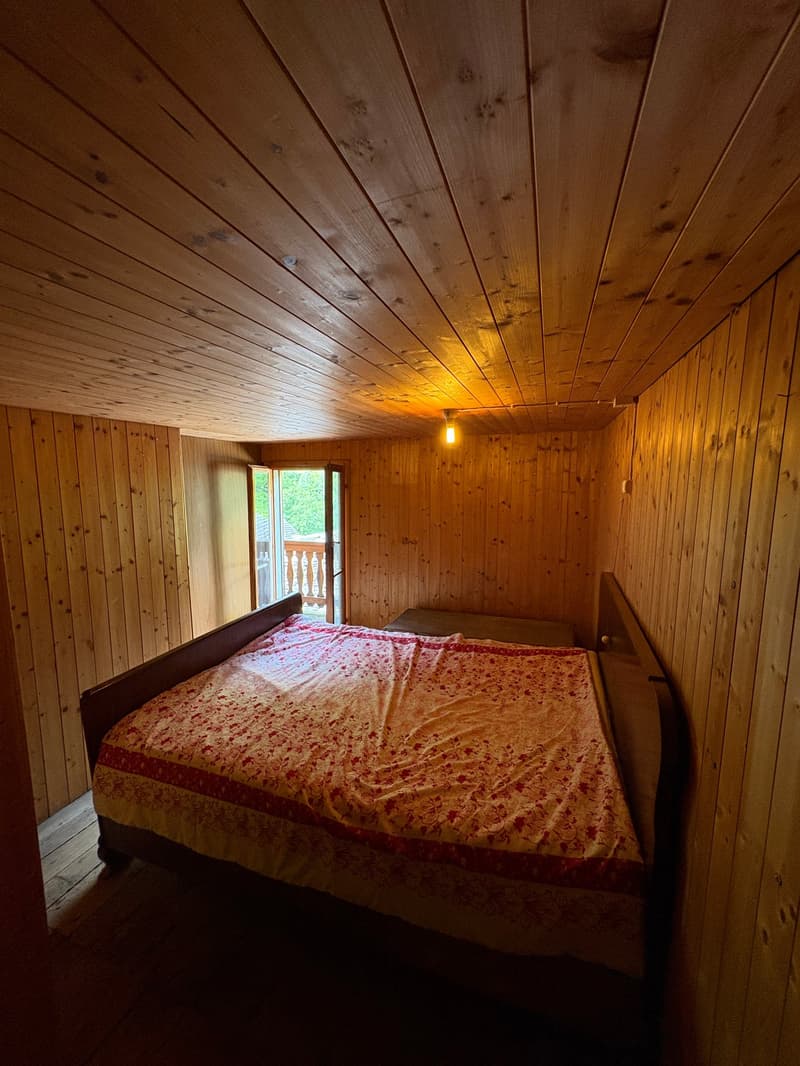Mountain farmhouse and barn, with parking, in Rossa, Grisons (17)