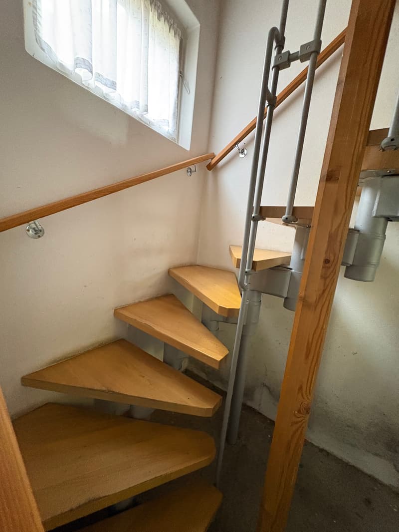 Mountain farmhouse and barn, with parking, in Rossa, Grisons (10)