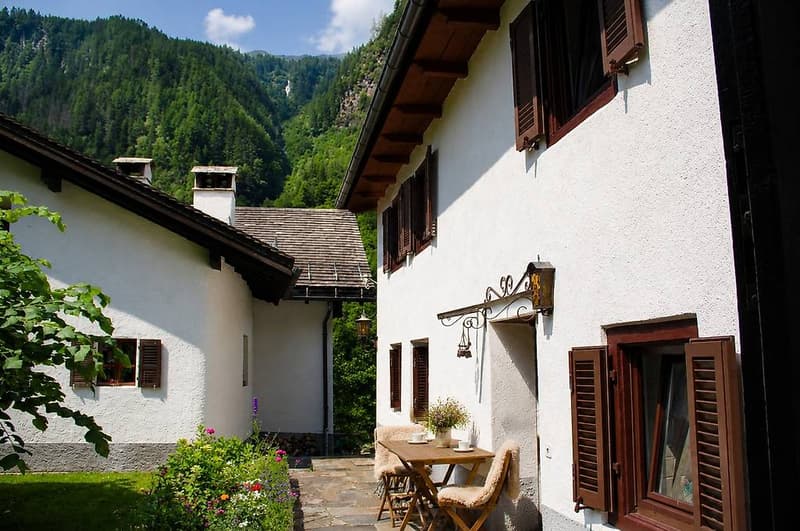 Doppia armonia in Valle Calanca: casa bifamiliare a Rossa! (13)