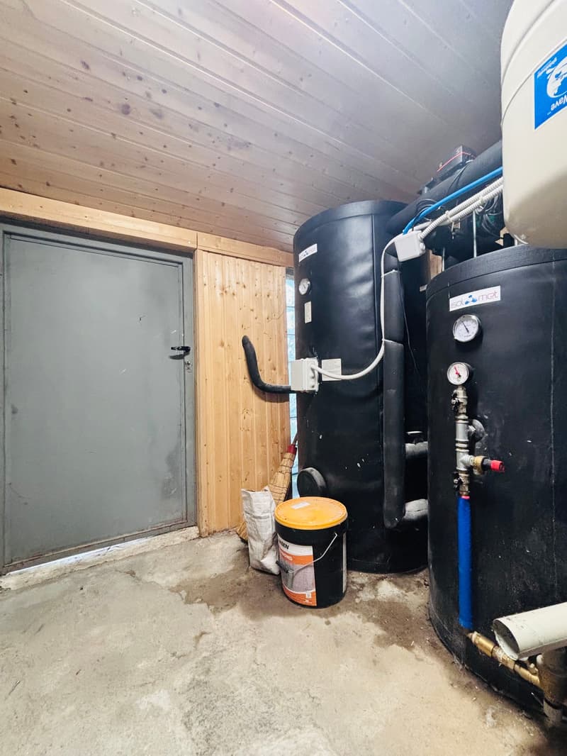 HAUS MIT HAUPTWOHNUNG UND SEPARATER WOHNEINHEIT IN SAN VITTORE GR (22)
