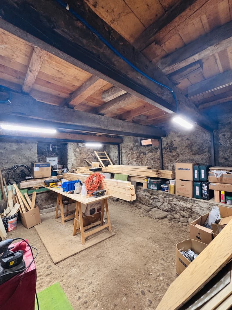 HAUS MIT HAUPTWOHNUNG UND SEPARATER WOHNEINHEIT IN SAN VITTORE GR (21)