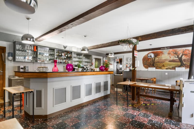 The Hunter's Inn – Café-Restaurant to Take Over in Fenin (5)