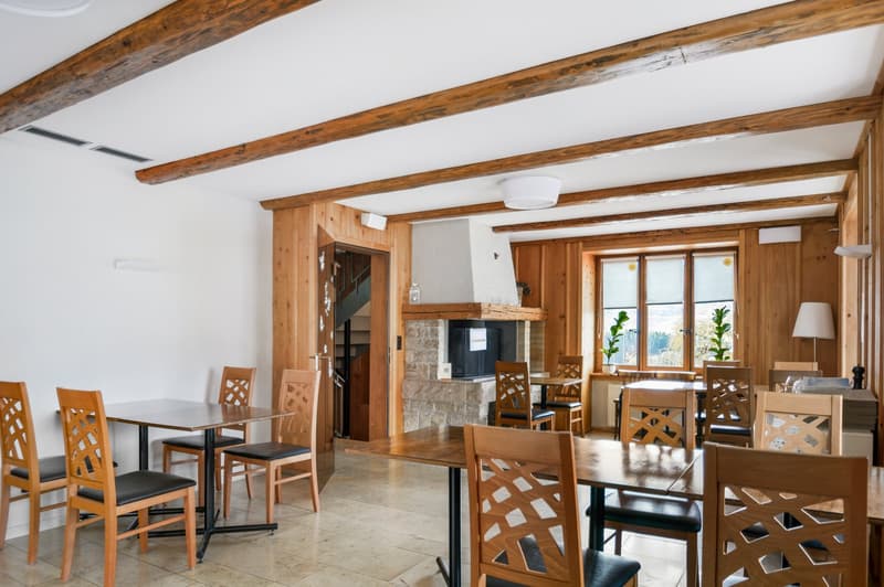 The Hunter's Inn – Café-Restaurant to Take Over in Fenin (9)
