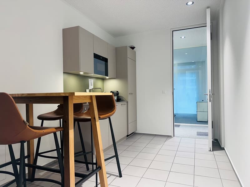 Co-Working with private 2 to 3 person office (3)