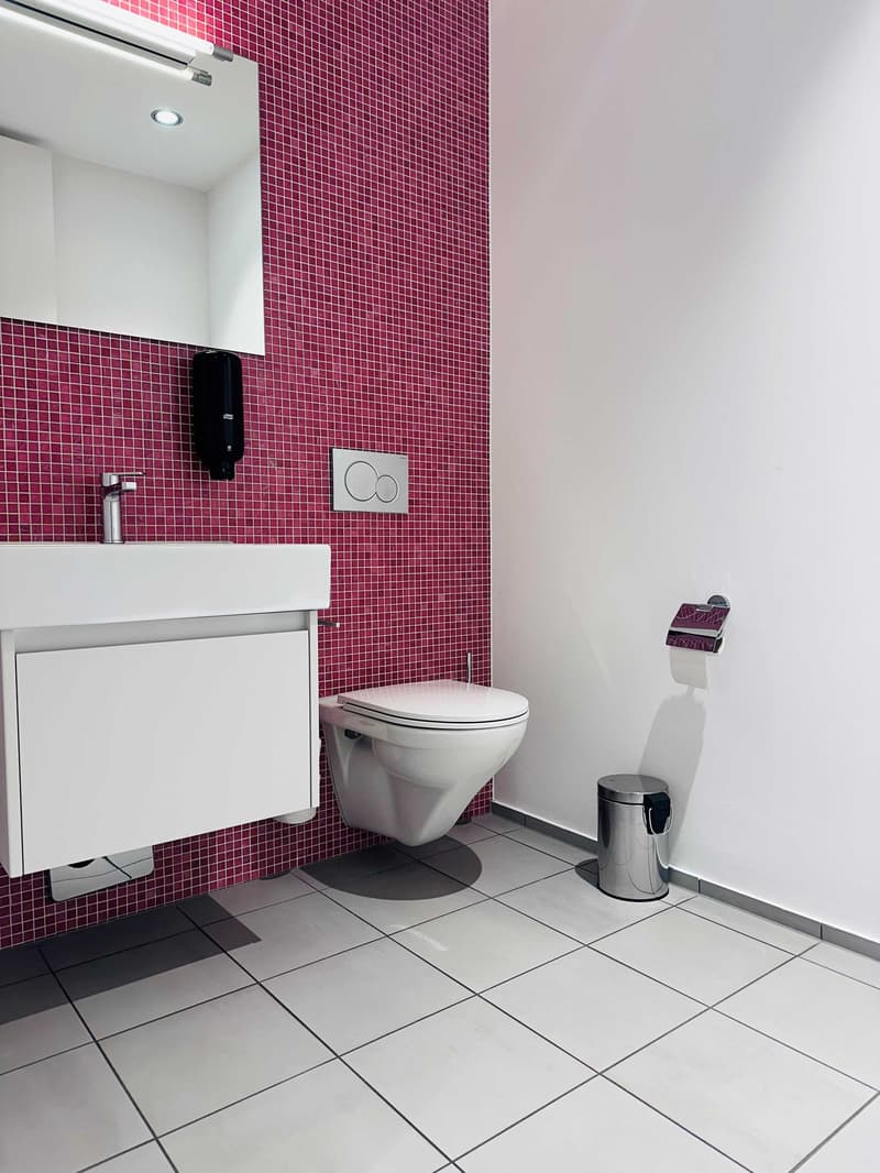 Co-Working with private 2 to 3 person office (5)