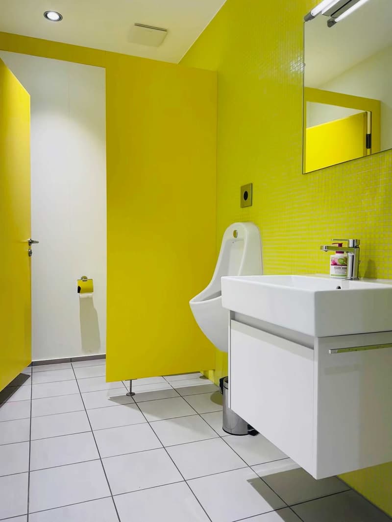 Co-Working with private 2 to 3 person office (6)