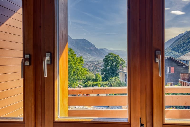 Charming individual villa with 4.5 rooms and panoramic view of the plain (5)