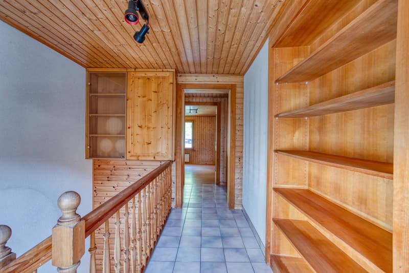 Charming individual villa with 4.5 rooms and panoramic view of the plain (8)
