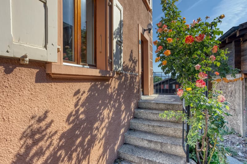 Charming individual villa with 4.5 rooms and panoramic view of the plain (2)