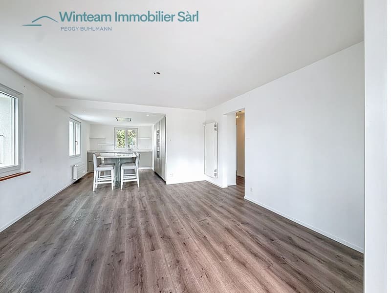 For Sale: 3.5 room apartment with unique charm, veranda and exclusive garden - in Givisiez (4)