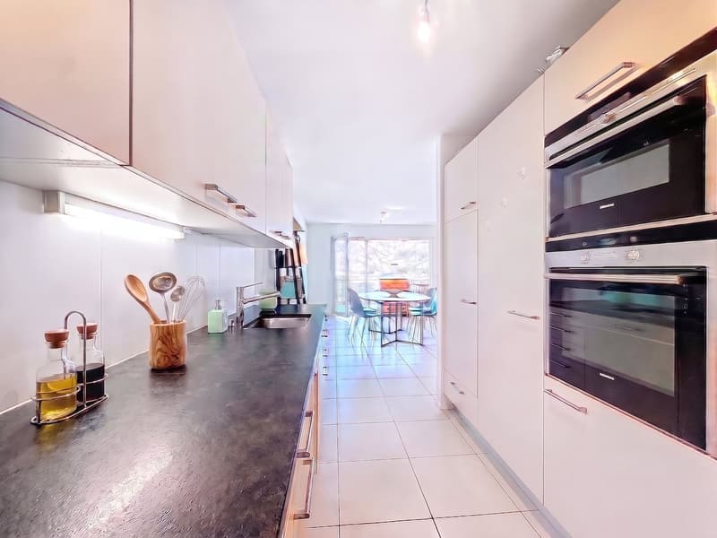 Bright 4.5-room duplex with south-facing balcony and unobstructed view - great opportunity in Belfaux (3)