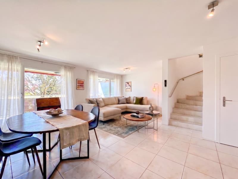 Bright 4.5-room duplex with south-facing balcony and unobstructed view - great opportunity in Belfaux (1)