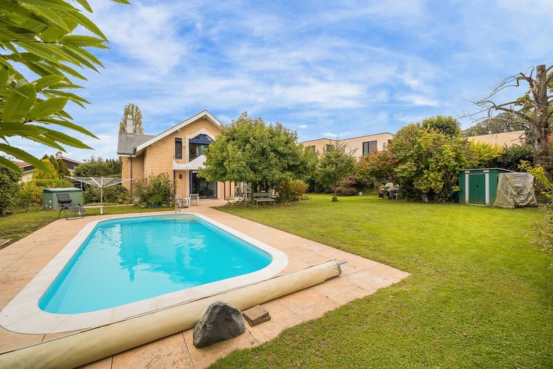 Villa individuelle de 6 pièces avec grand jardin arborisé et piscine - à Payerne (3)