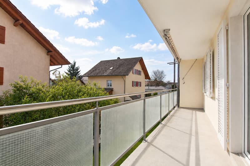 Una casa accogliente con elettricità a prezzi accessibili direttamente dal tetto (9)