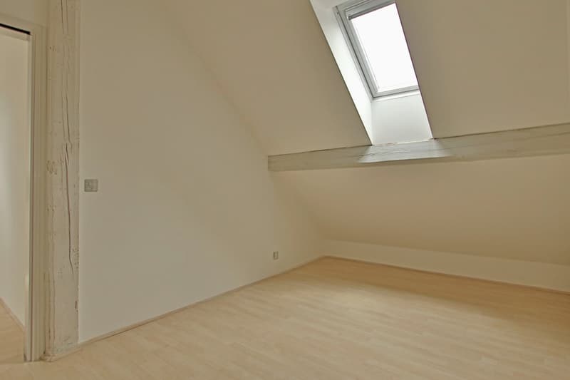 Charme vore ruschtikale Dachwohnig i tiptopem Zuestand ir Länggass (4)