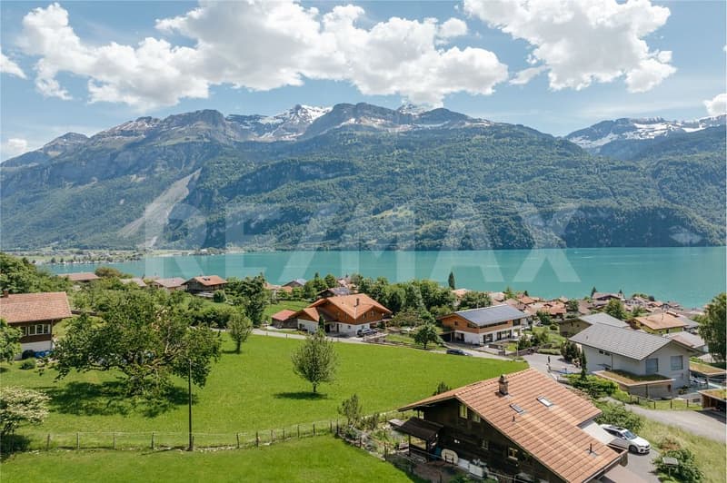 Fantastic building plot with lake view in a very quiet location in Brienz (9)