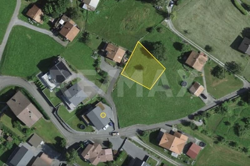 Fantastic building plot with lake view in a very quiet location in Brienz (3)