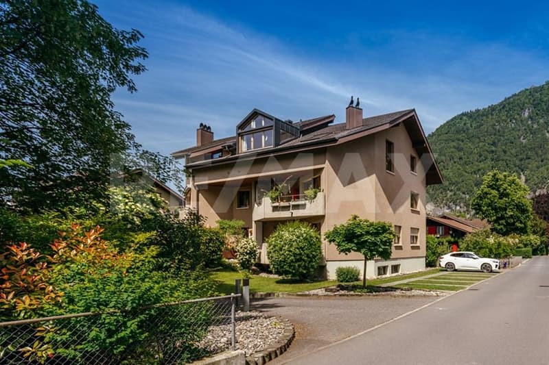 Living with charm and a far-reaching view in Matten (1)