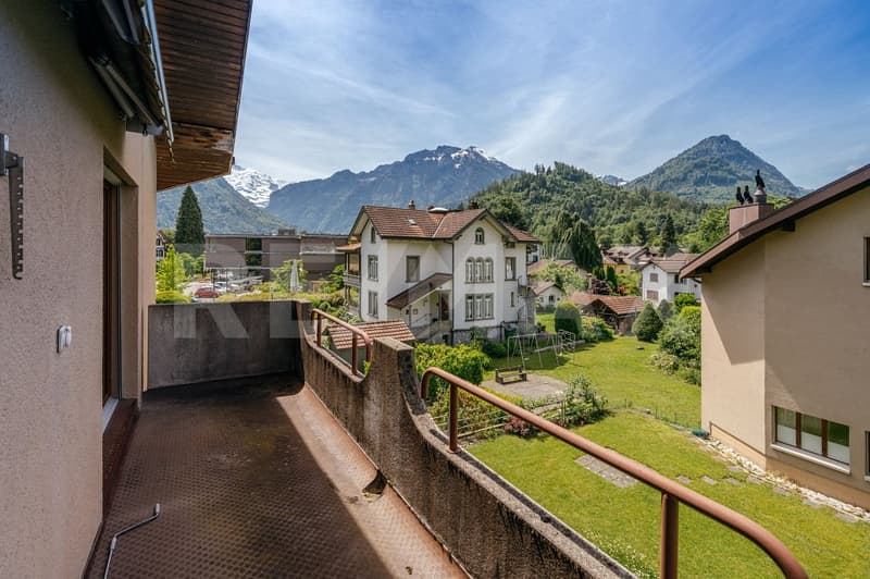 Living with charm and a far-reaching view in Matten (13)