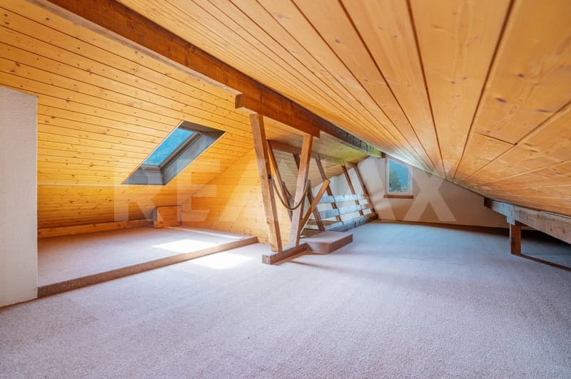 Living with charm and a far-reaching view in Matten (11)