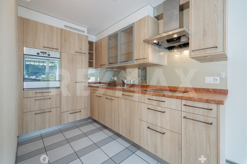 Gepflegte 2.5-Zimmer-Wohnung mit Balkon und Aussenparkplatz (Erstwohnsitz) (7)