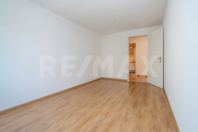 Gepflegte 2.5-Zimmer-Wohnung mit Balkon und Aussenparkplatz (Erstwohnsitz) (10)