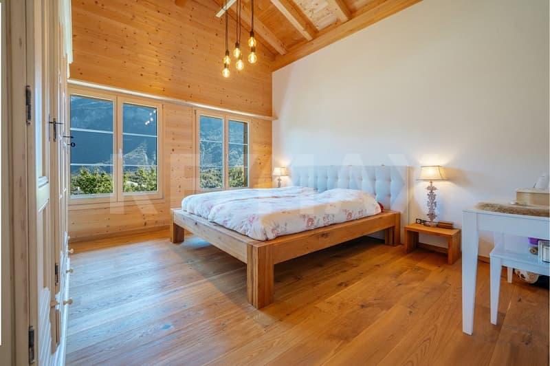 Neuwertiges 5.5-Zimmer-Chalet mit wunderschönem Garten in Hofstetten bei Brienz (Erstwohnsitz) (7)
