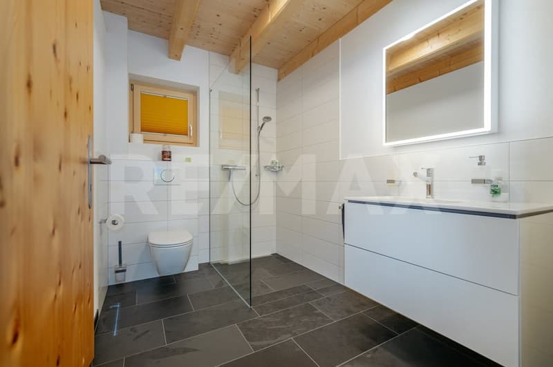 Neuwertiges 5.5-Zimmer-Chalet mit wunderschönem Garten in Hofstetten bei Brienz (Erstwohnsitz) (11)