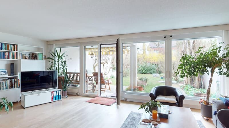 Wohnzimmer und Sitzplatz
