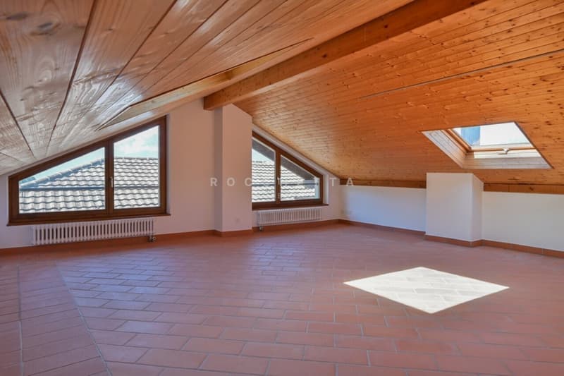 Storica casa nel Nucleo con Piazzetta privata e box-auto (12)