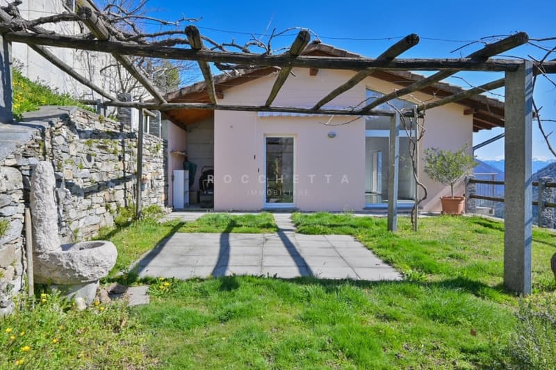 Casa unifamilare con tanto sole e fantastica vista nel verde (2)