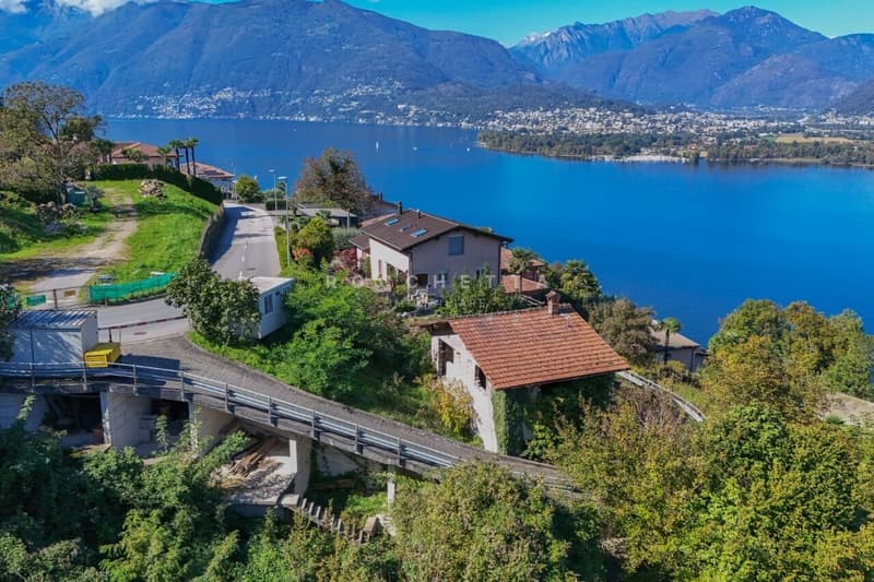 Terreno immerso nel verde  con incantevole vista sul Lago Maggiore (6)