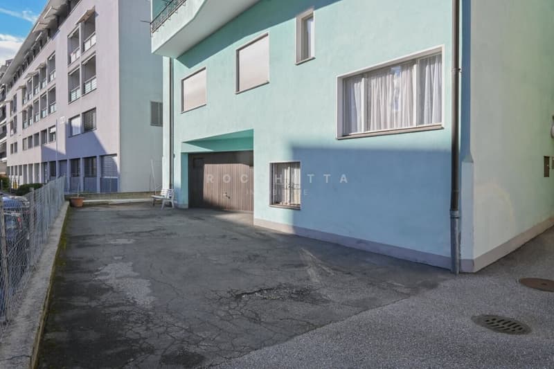 Stabile residenziale e commericale in posizione strategica (10)