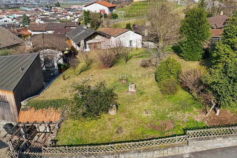 Terreno edificabile in posizione strategica e leggermente rialzata (4)