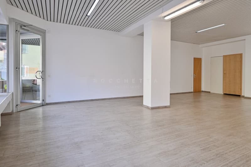Locale commerciale 100 mq / Geschätslokal 100 qm / Commercial unit 100 sqm