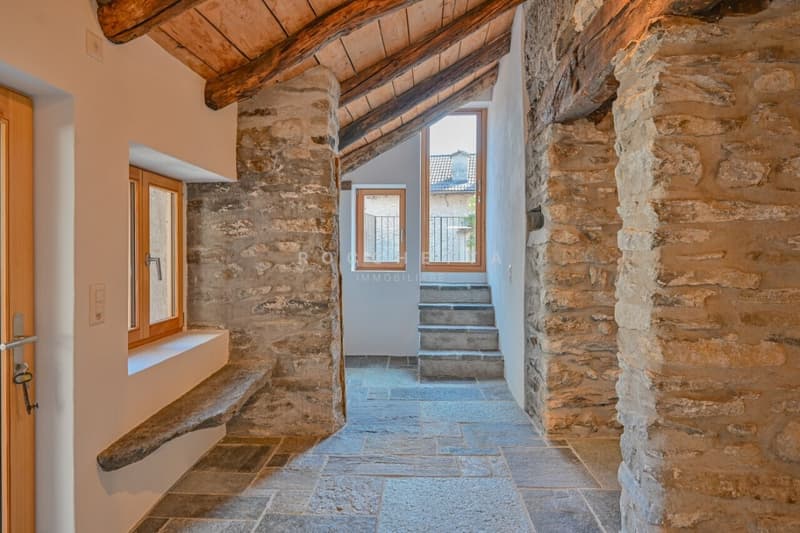 Caratteristica casa interamente ristrutturata con grande locale hobby (9)