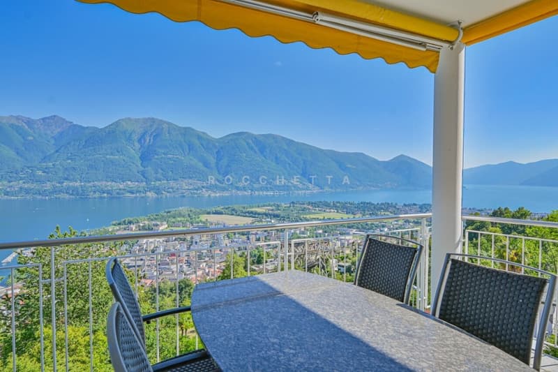 Bellissimo attico con spettacolare vista panoramica sul Lago Maggiore (4)
