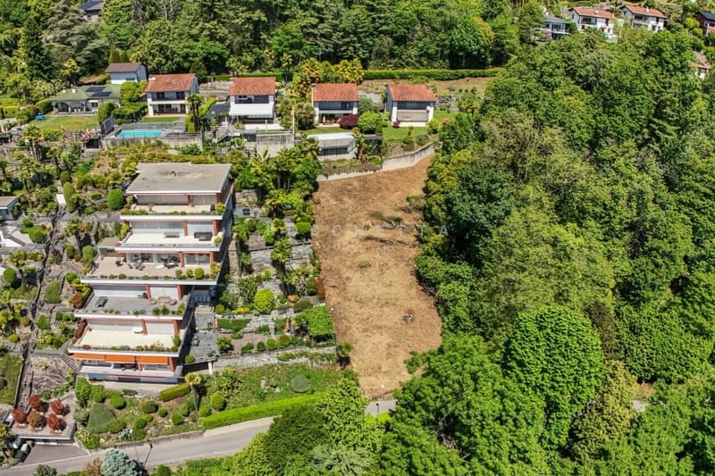 Terreno in posizione ricercata e con fantastica vista lago (4)