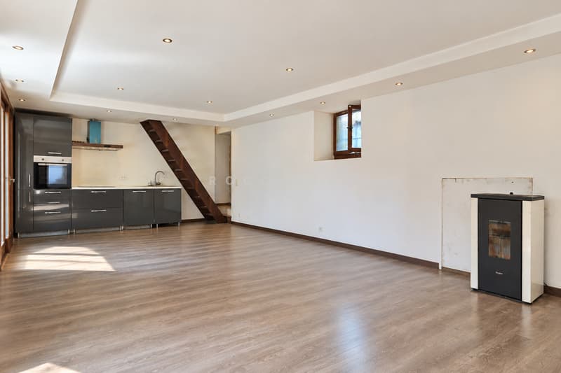 Caratteristica casa ticinese con piazzetta privata (4)