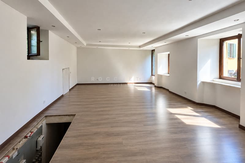 Caratteristica casa ticinese con piazzetta privata (5)