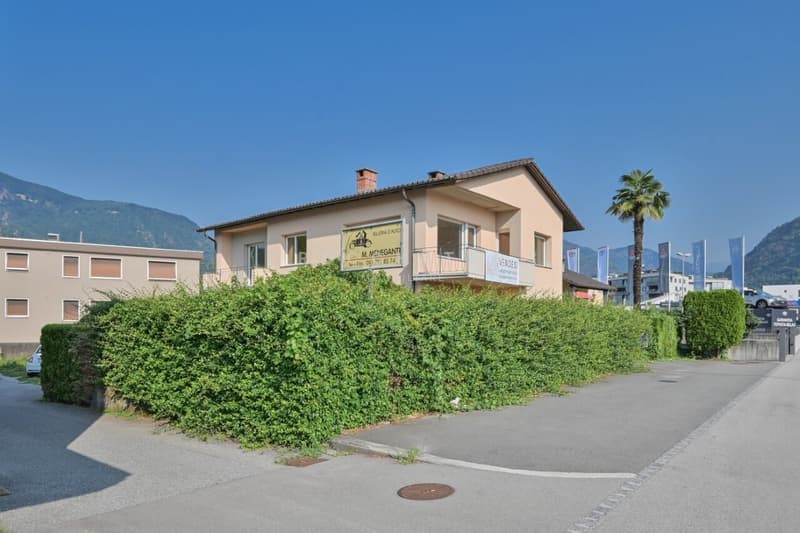 Casa bifamiliare con potenziale in posizione strategica (3)