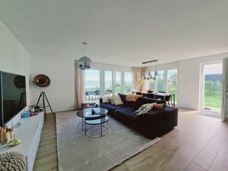 Exklusiv: Modernes Apartment mit Seeblick und Bergblick/ Arzier-L-Muids (3)
