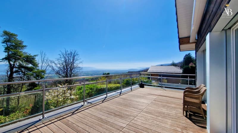 Eine einzigartige, zeitgenössische und individuelle Villa / Wohnviertel und begehrt (5)